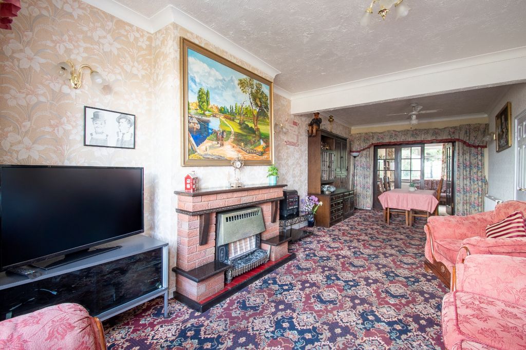 Property photo 2 of 28 Picture No. 11