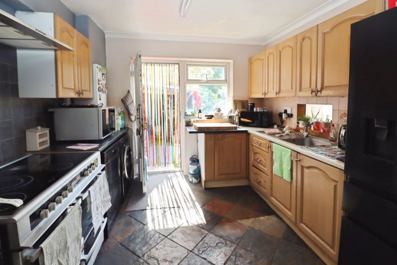 Property photo 3 of 18 Rye Close