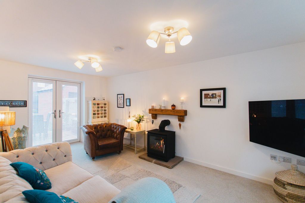 Property photo 2 of 17