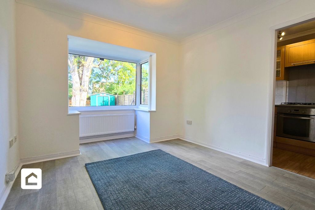 Property photo 3 of 17 5