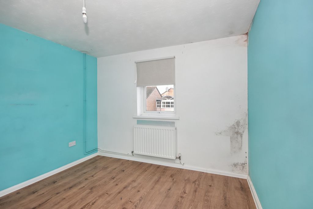 Property photo 3 of 13 4 Serjeants Close, Ramsey, Huntingdon, Cambridgeshire Pe26 1Bl