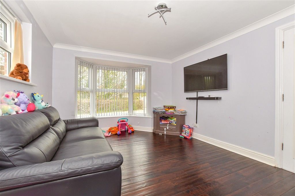 Property photo 2 of 15 Lounge