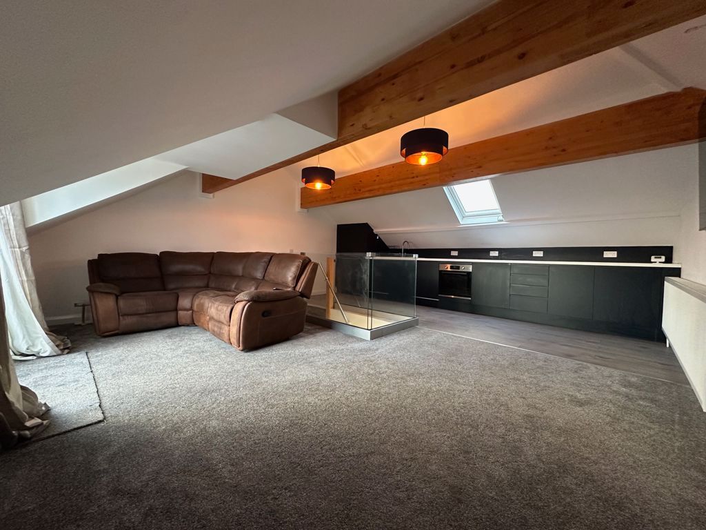 Property photo 3 of 9 Photo 8