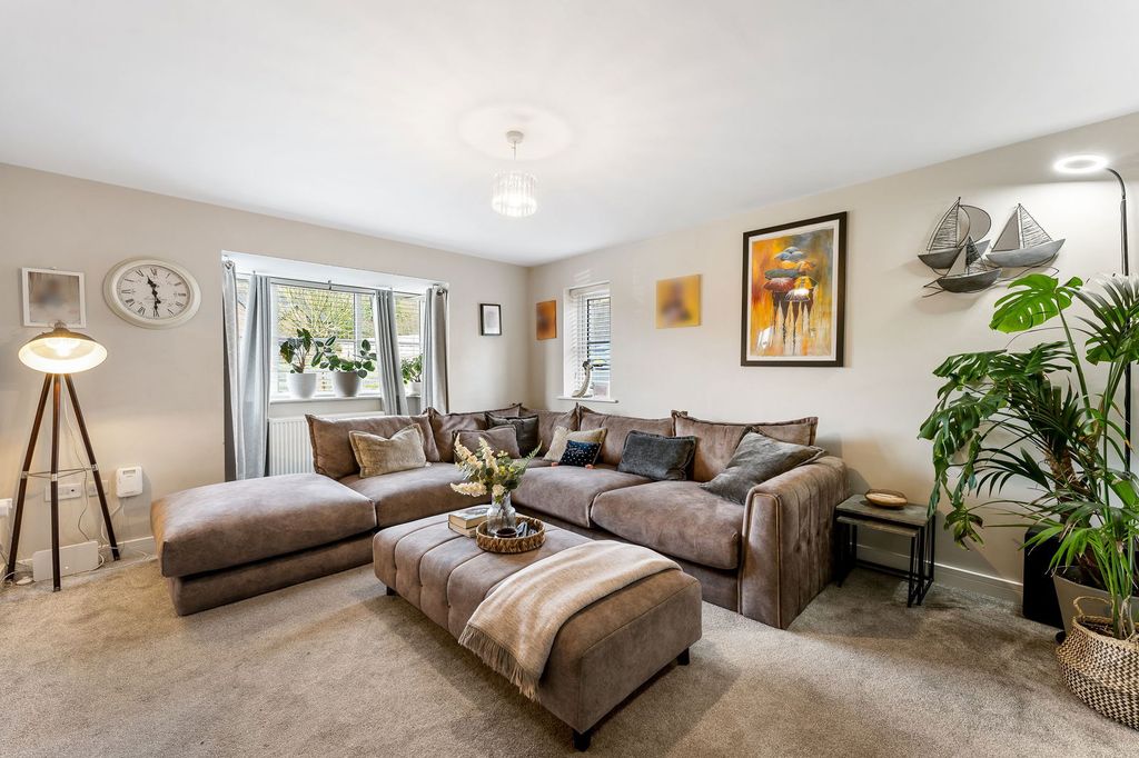 Property photo 2 of 42