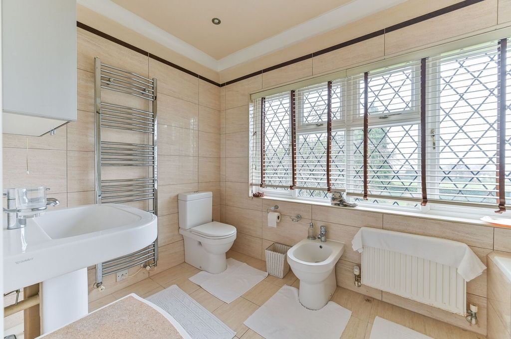 Additional image 13 of 5 bed detached house for saleGrimwade Avenue, Lloyd Park, Croydon CR0