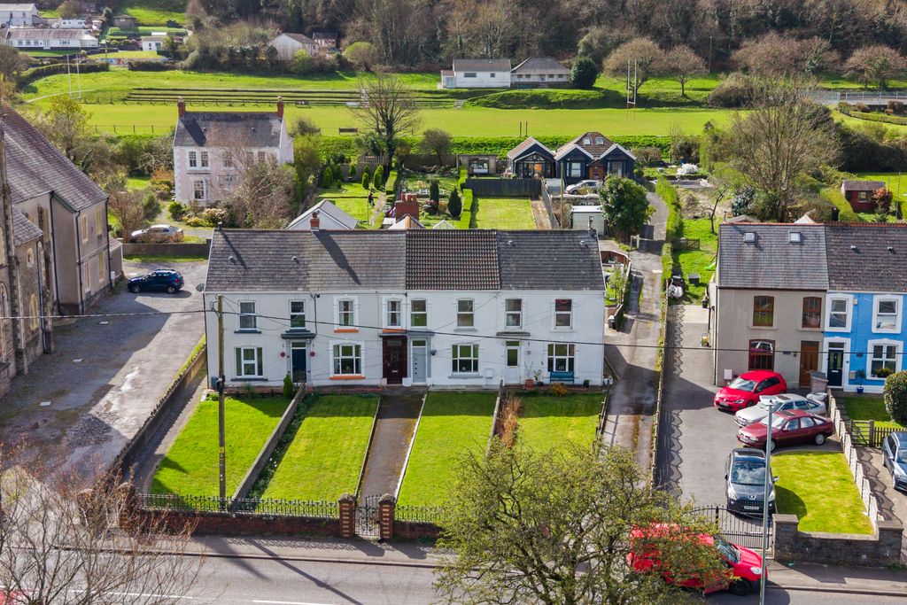 Property photo 1 of 28