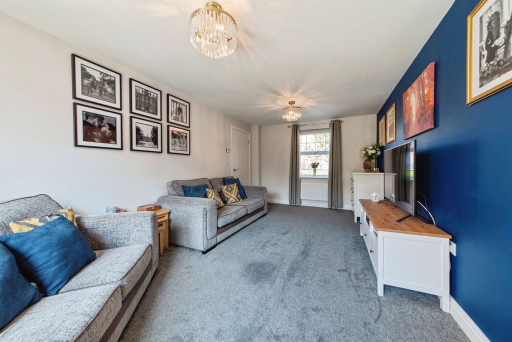 Property photo 3 of 33 Pbox-Img.Jpg