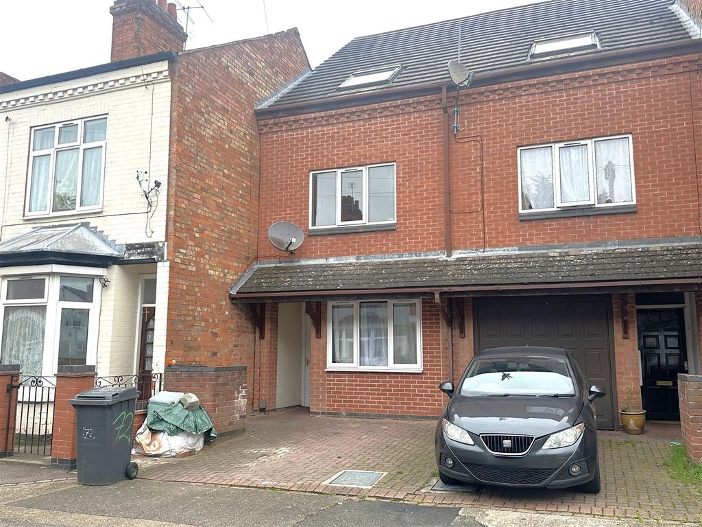 Property photo 1 of 10 Outside