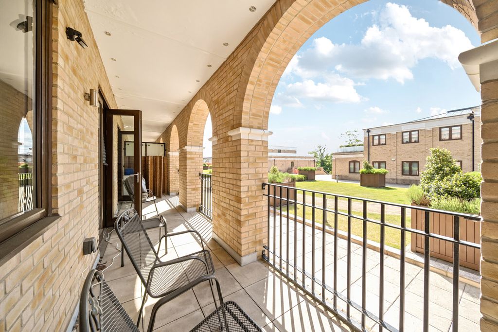 Property photo 2 of 17 18-681B366A7c862-...