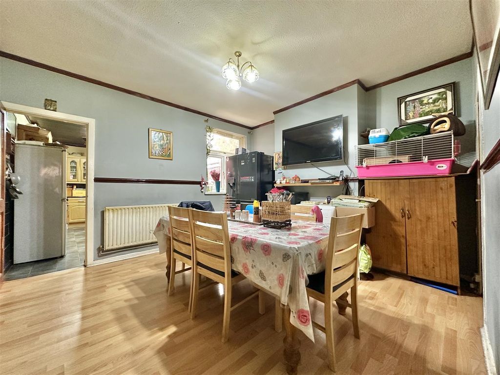 Property photo 3 of 17 Dining Room