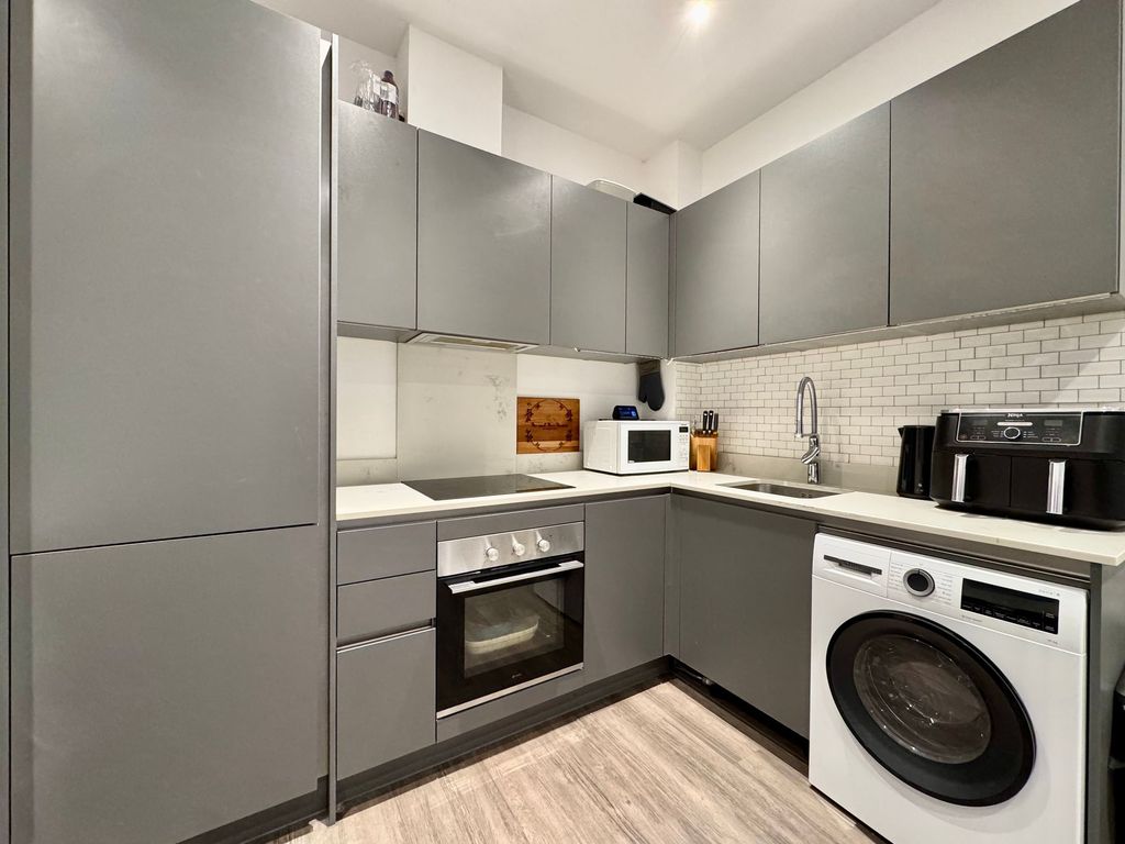 Property photo 2 of 14 Kitchen