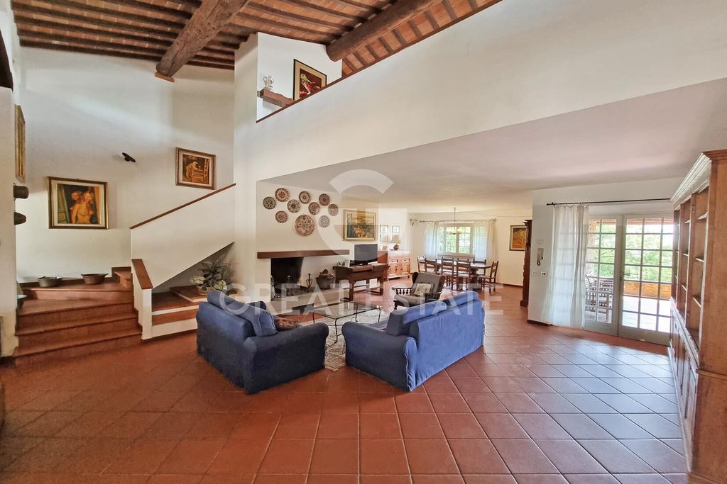 Property photo 2 of 33 Interiors