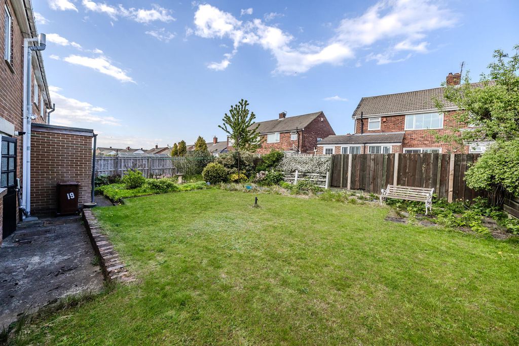 Property photo 3 of 31 Rear Garden