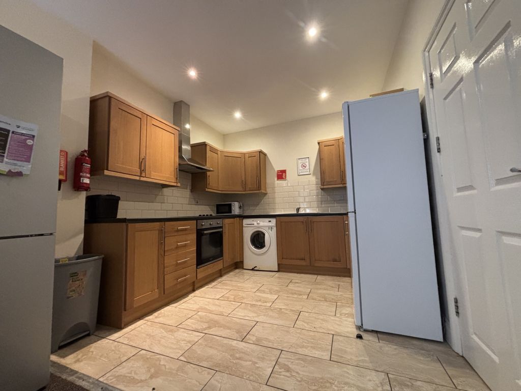 Property photo 3 of 8 Gallery