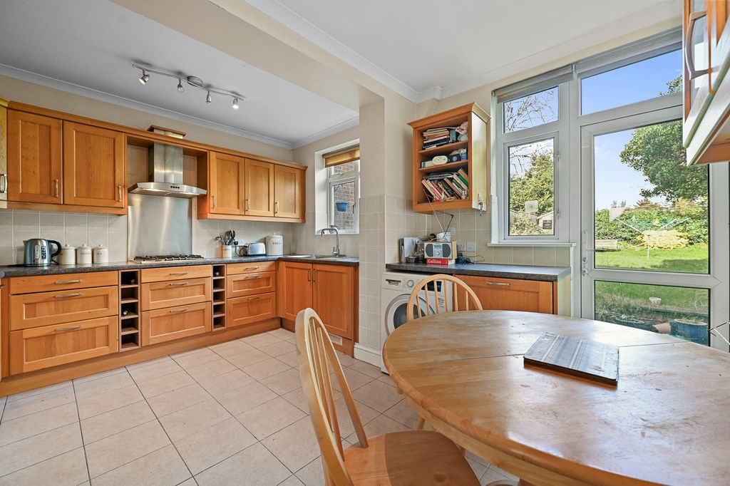 Property photo 2 of 11 2