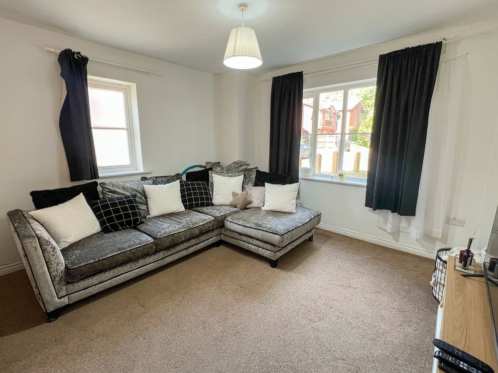Property photo 2 of 14