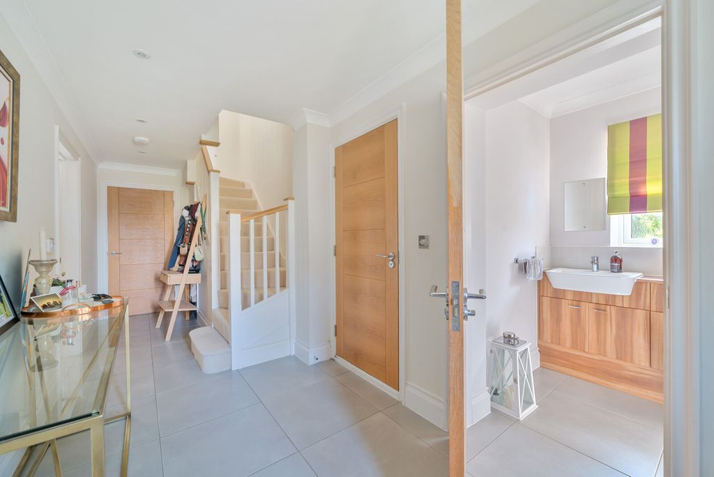 Property photo 3 of 21 1310261-30-684Be4...