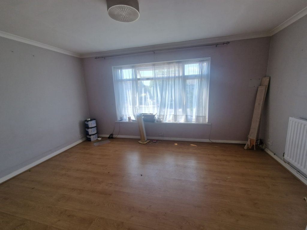 Property photo 2 of 8 Gallery