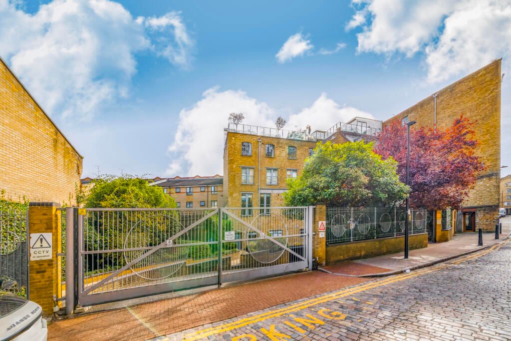 Property photo 2 of 13