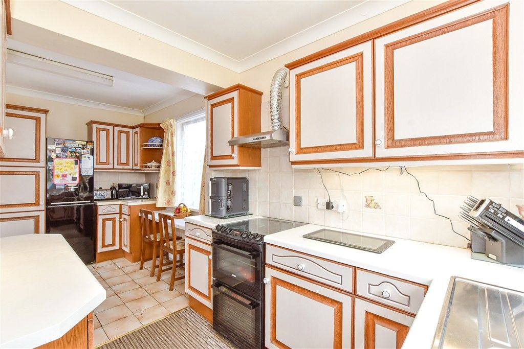 Property photo 3 of 14 Kitchen