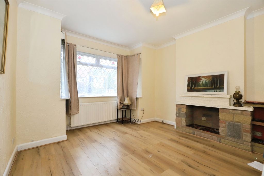 Property photo 2 of 17