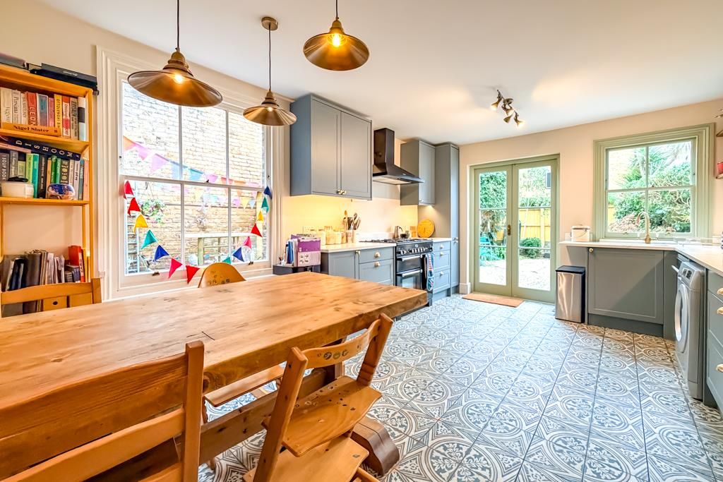 Property photo 3 of 30 Kitchen/Breakfast Room