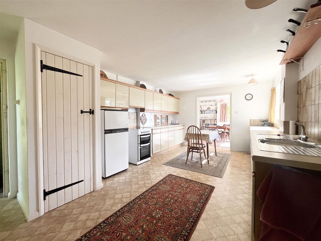 Property photo 2 of 30