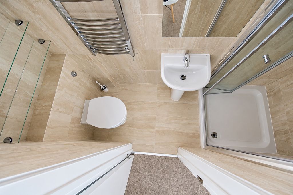 Property photo 3 of 7 2369432