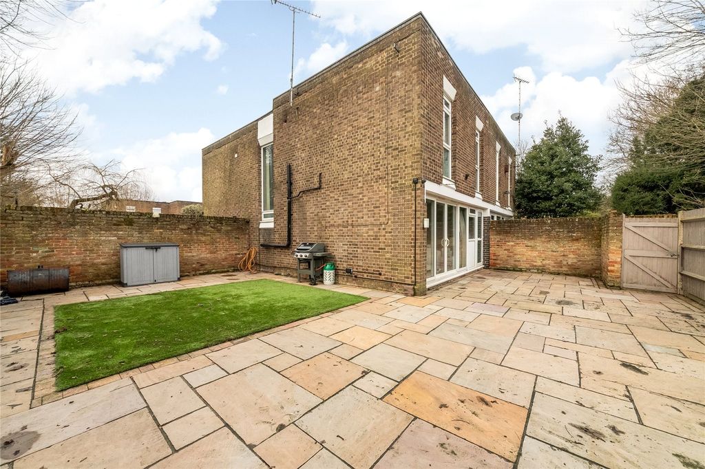 Property photo 2 of 16 Picture No. 14