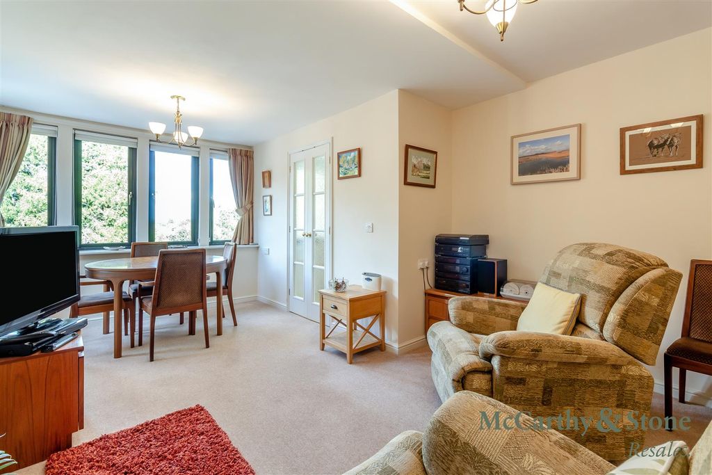 Property photo 3 of 20 8704168-Interior12.Jpg