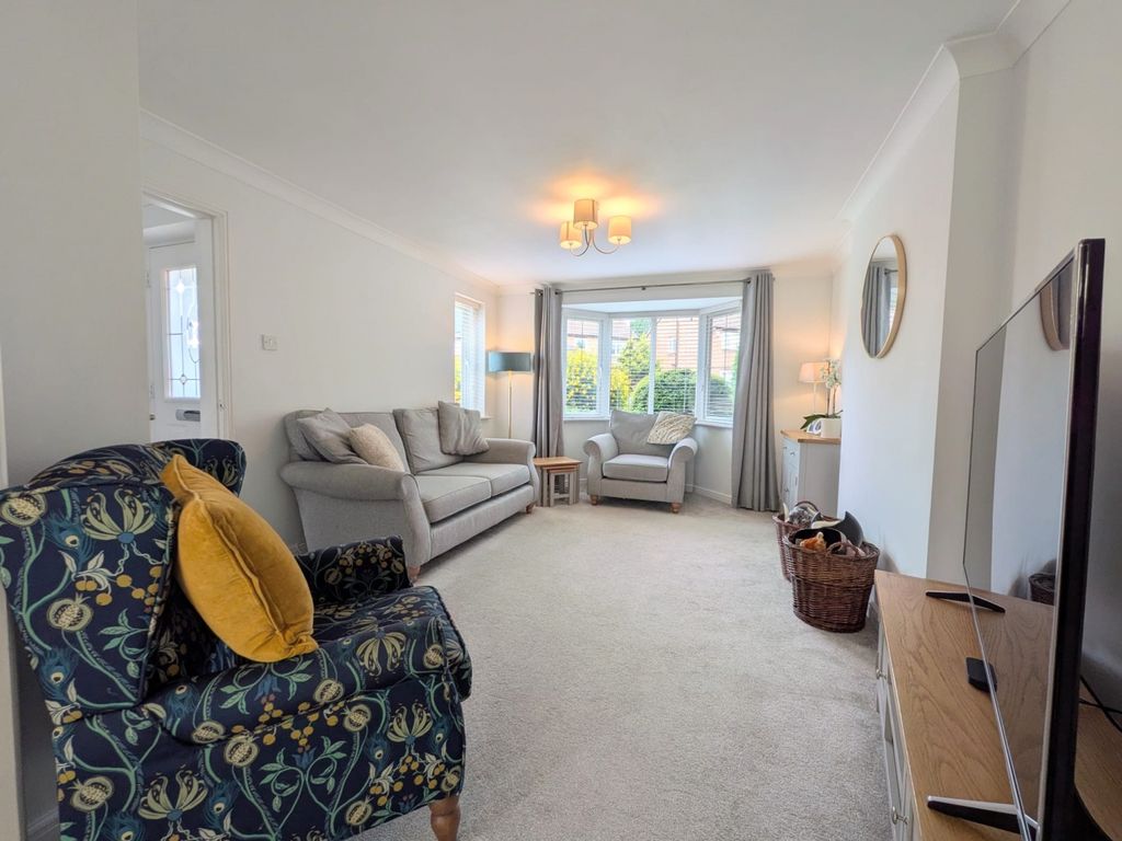 Property photo 2 of 15 0B8F3A11-556E-4554-Be4B-2d80Ad043c31