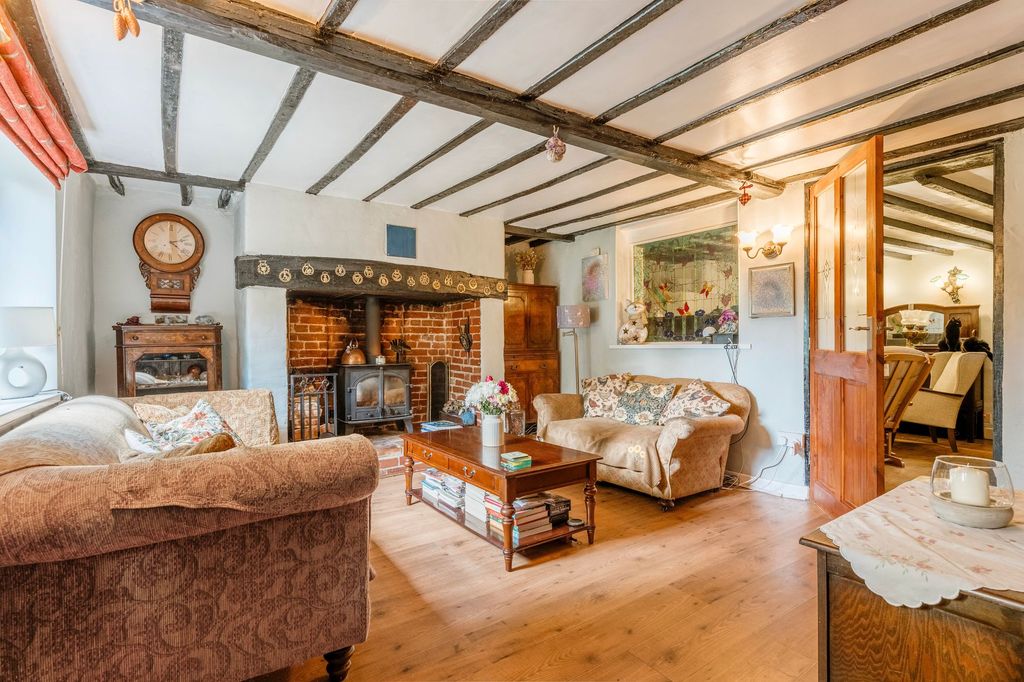 Property photo 2 of 28