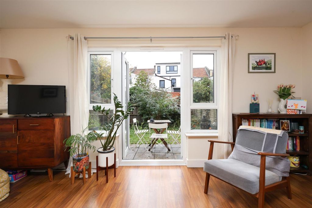 Property photo 3 of 16