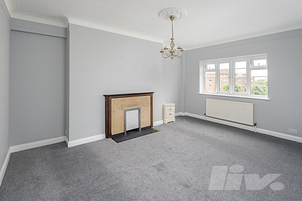 Property photo 1 of 12 Photo 10