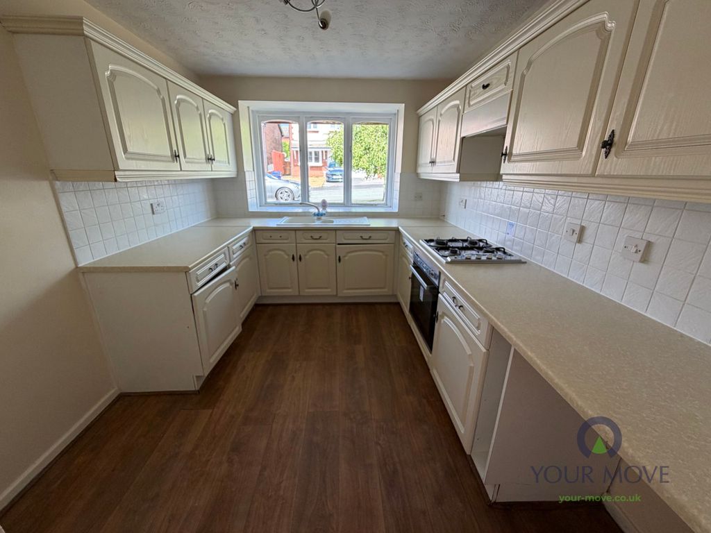Property photo 3 of 13 Kitchen