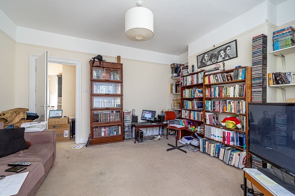 Property photo 3 of 19