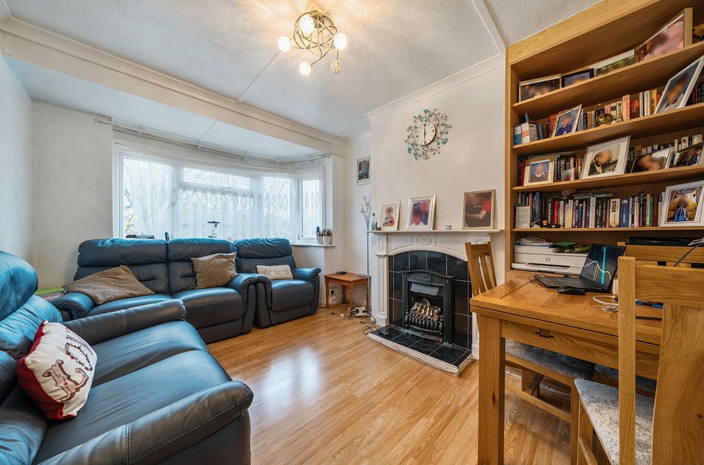 Property photo 2 of 12 1385378-3-6931d1A...