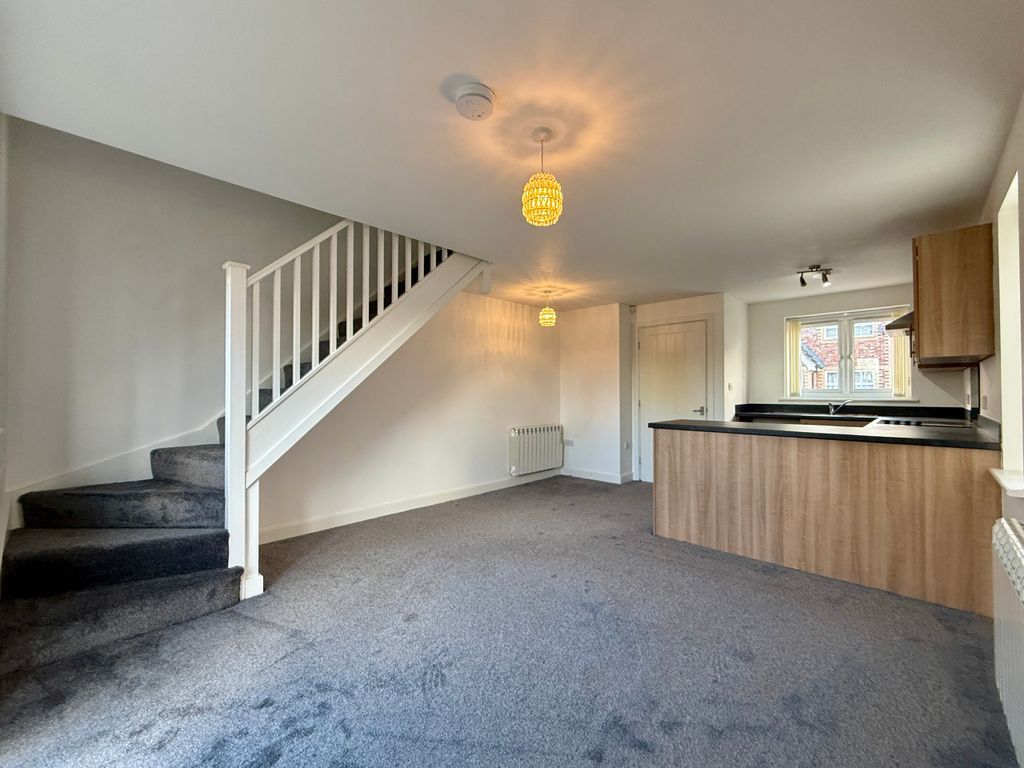 Property photo 3 of 10 Living Kitchen