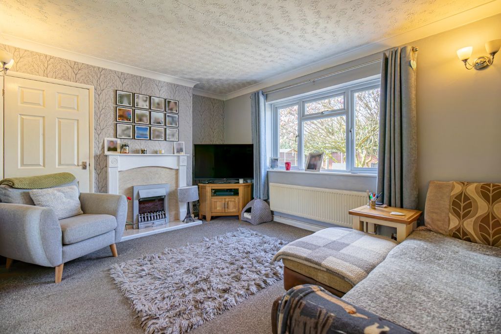 Property photo 2 of 30 4015706