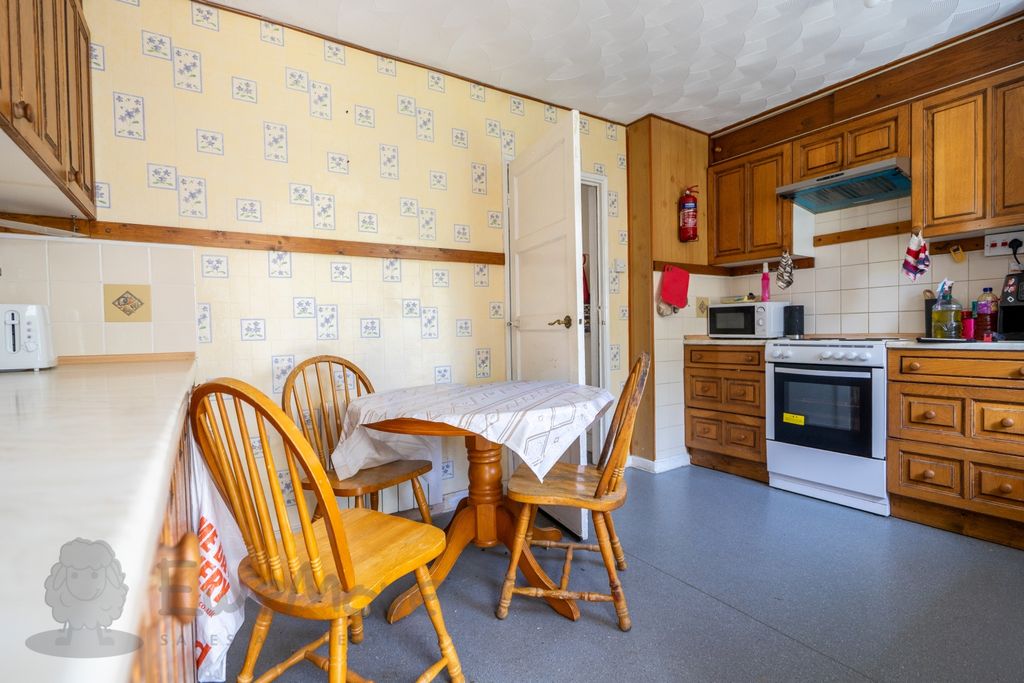 Property photo 3 of 10 Dmc03253-Hdr