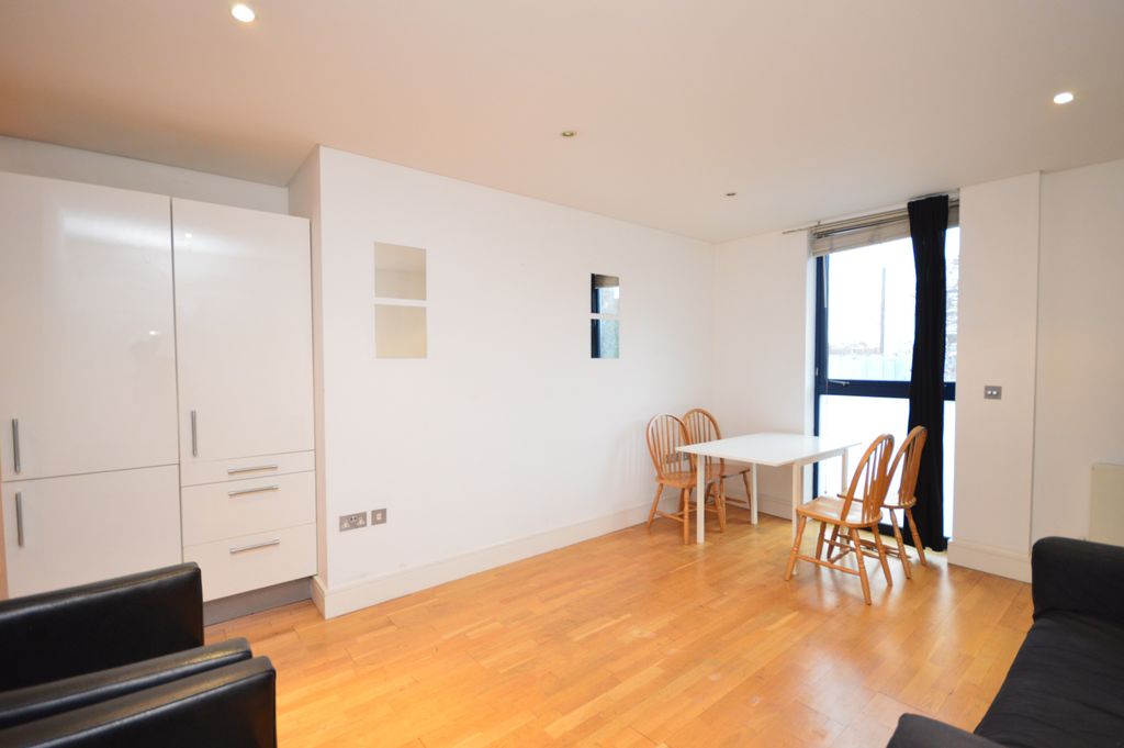 Property photo 2 of 11 Gallery