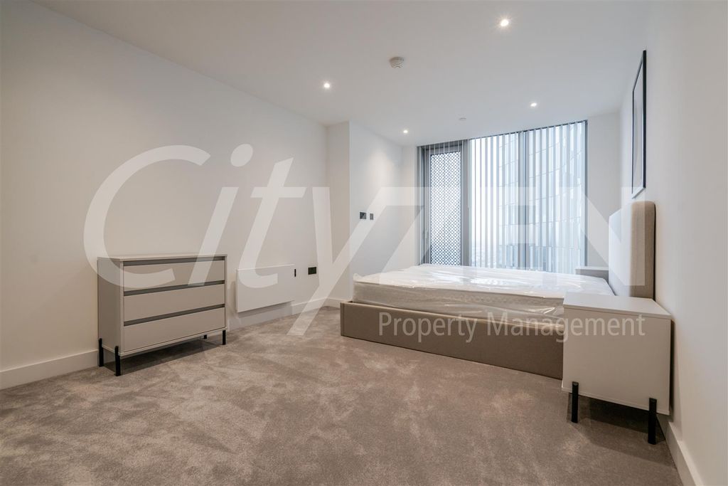 Property photo 3 of 18 Bedroom