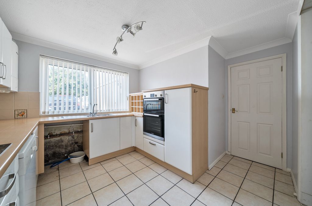 Property photo 3 of 10 1496402-25-6A68Fc...