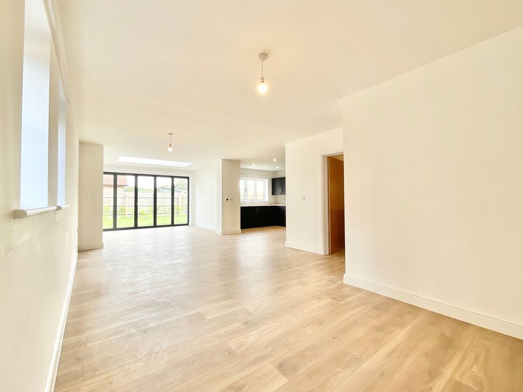 Property photo 2 of 30