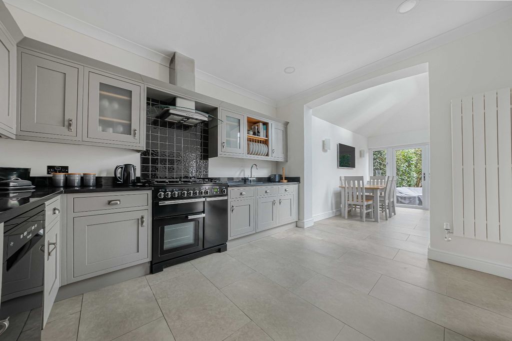 Property photo 3 of 57 Picture No. 10