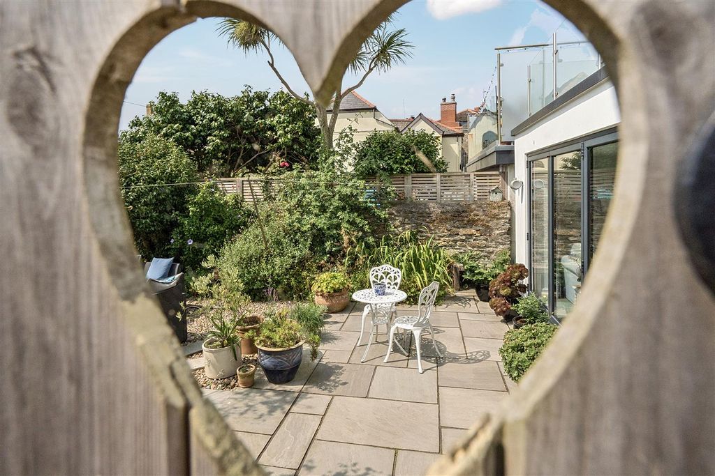 Property photo 3 of 26