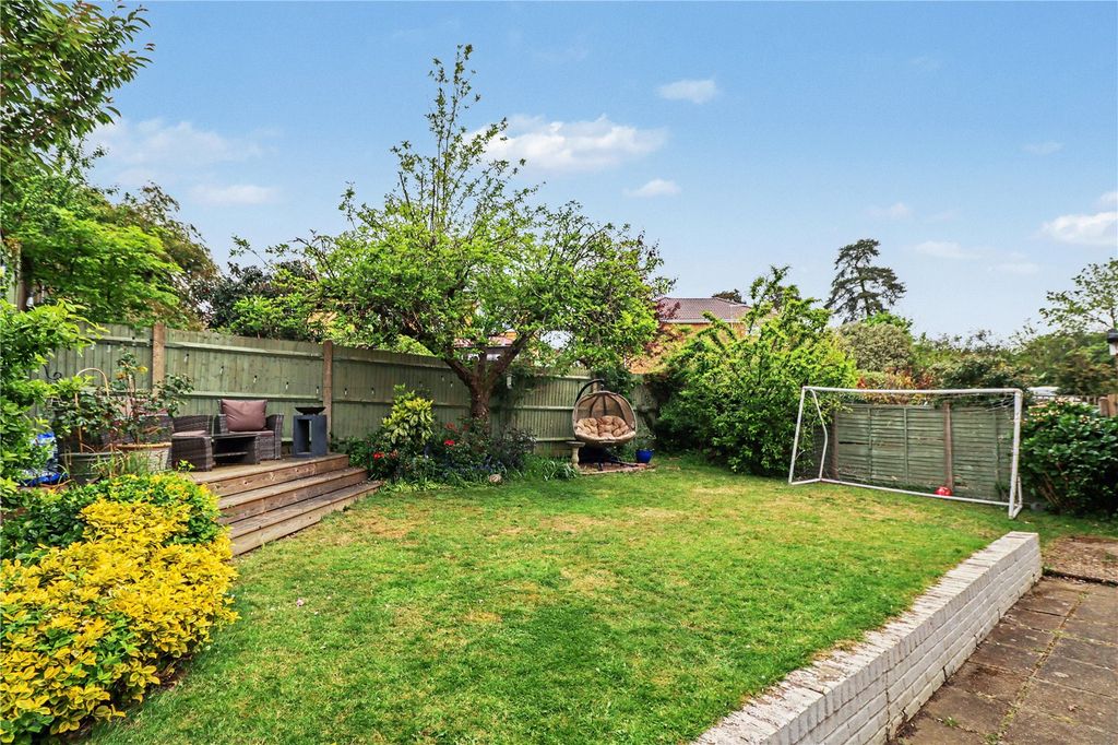 Property photo 3 of 18 Garden