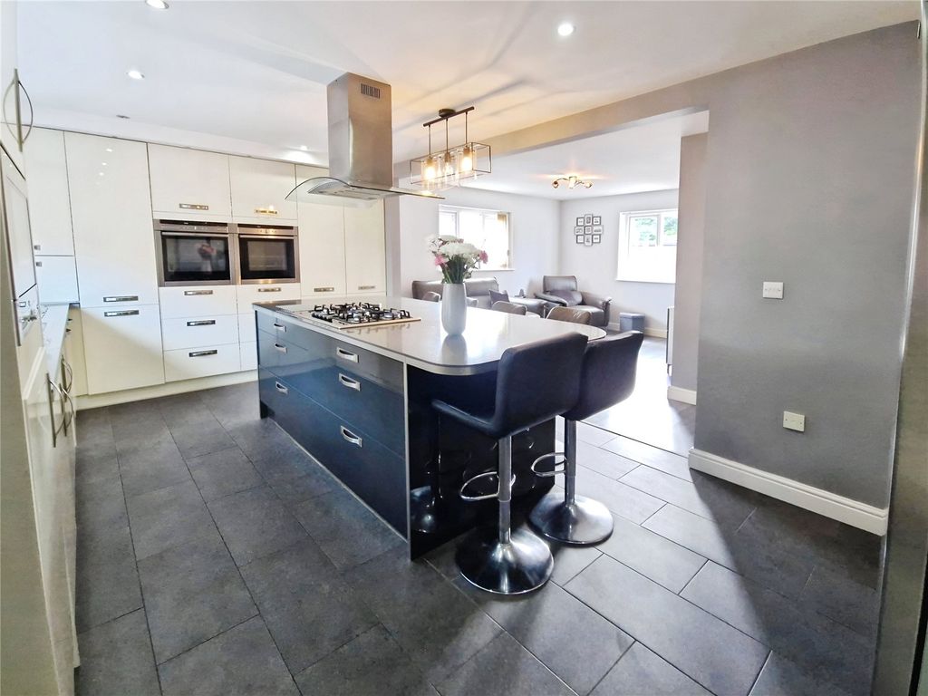 Property photo 2 of 34 Picture No. 26
