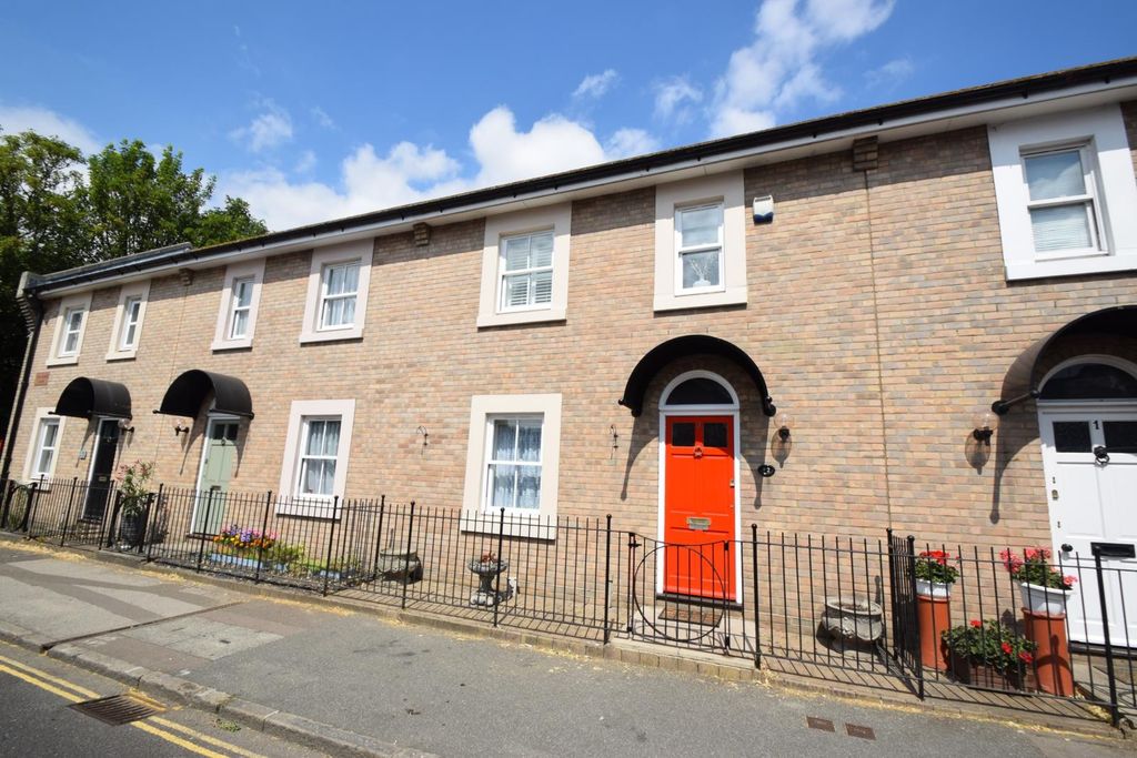 Property photo 1 of 11 Exterior