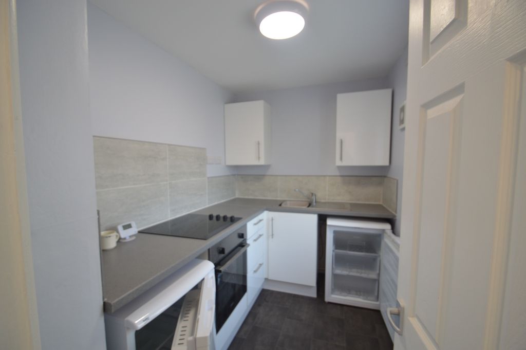 Property photo 2 of 4 Fitted Kitchen
